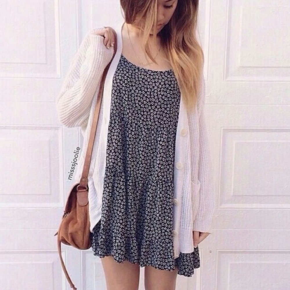 Brandy Melville Ditzy Floral Ruffle Low Back Dress - Picture 3 of 16